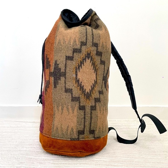 Pendleton Wool Duffle Sling Crossbody Bag - Picture 7 of 9